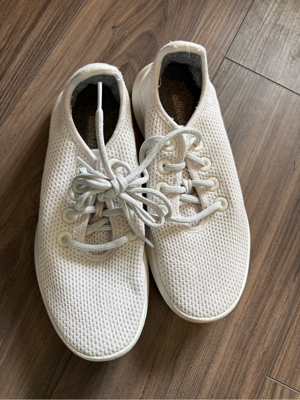 Allbirds women’s white knit shoes size 8